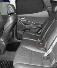 HYUNDAI Santa Fe 2.2 CRDI VGT A/C COMFORT 4WD-Garantita!!! HYUNDAI Santa Fe 2.2 CRDI VGT A/C COMFORT 4WD-Garantita!!!