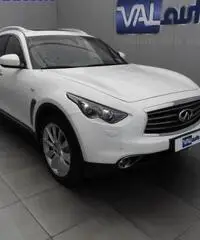INFINITI FX30 D BLACK AND WHITE EDITION CV238-Garantita 12 mesi! INFINITI FX30 D BLACK AND WHITE EDITION CV238-Garantita 12 mesi!