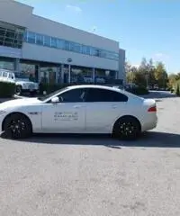 JAGUAR XE 2.0 D Turbo 180CV AWD AUTOM. SOLO 2500 KM !! JAGUAR XE 2.0 D Turbo 180CV AWD AUTOM. SOLO 2500 KM !!