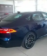 JAGUAR XF 2.0d 180 CV AWD R-Sport Automatico