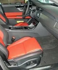 JAGUAR XF 2.0d 180 CV AWD R-Sport Automatico