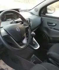 LANCIA Ypsilon 1.2 69 CV 5 porte Silver