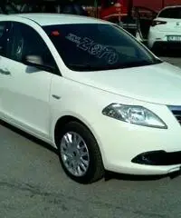 LANCIA Ypsilon 1.2 69 CV 5 porte Silver LANCIA Ypsilon 1.2 69 CV 5 porte Silver