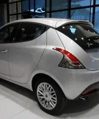 LANCIA Ypsilon 1.2 69 CV 5 porte Gold