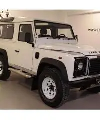 Land Rover Defender 90 2.4 TD4 Station Wagon E