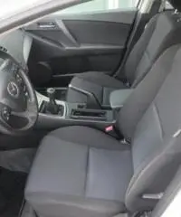 MAZDA 3 1.6 MZR 105 CV 5p. Active MAZDA 3 1.6 MZR 105 CV 5p. Active