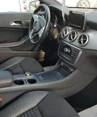 Mercedes-Benz Classe CLA CLA 220 CDI Automatic Premium Mercedes-Benz Classe CLA CLA 220 CDI Automatic Premium