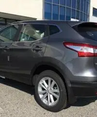 NISSAN Qashqai 1.6 dCi 2WD Connecta + Acenta + X-Tronic CVT +NAVI NISSAN Qashqai 1.6 dCi 2WD Connecta + Acenta + X-Tronic CVT +NAVI