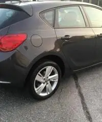 OPEL Astra 1.4 T GPL Elective 5 porte OPEL Astra 1.4 T GPL Elective 5 porte