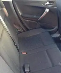 Peugeot 2008 1.4 HDI 70 CV Active Cerchi+barre+sensori Peugeot 2008 1.4 HDI 70 CV Active Cerchi+barre+sensori
