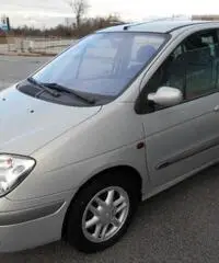 RENAULT Megane Scénic Evol. 1.6 16V cat Expression RENAULT Megane Scénic Evol. 1.6 16V cat Expression