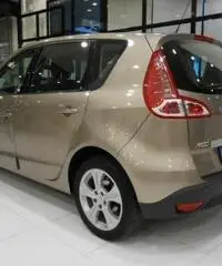 RENAULT Scenic X-Mod 1.5 dCi 110CV Dynamique RENAULT Scenic X-Mod 1.5 dCi 110CV Dynamique