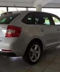 SKODA Rapid Spaceback 1.6 TDI CR 105 CV Ambition SKODA Rapid Spaceback 1.6 TDI CR 105 CV Ambition