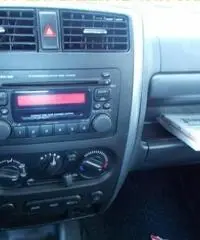 SUZUKI Jimny 1.5 DDiS cat 4WD JLX SUZUKI Jimny 1.5 DDiS cat 4WD JLX