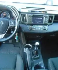 TOYOTA RAV 4 RAV4 2.2 D-4D 4WD Lounge