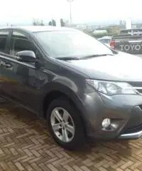 TOYOTA RAV 4 RAV4 2.0 D-4D 2WD STYLE TOYOTA RAV 4 RAV4 2.0 D-4D 2WD STYLE