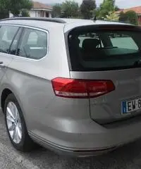 Volkswagen Passat nuovo modello 2.0 tdi 150cv Navi unico proprietario