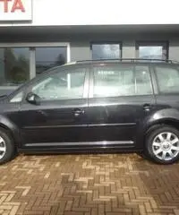 VOLKSWAGEN Touran 1.6 16V FSI Trendline 7 POSTI