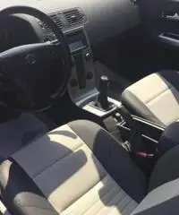 VOLVO C30 2.0 D Momentum VOLVO C30 2.0 D Momentum