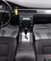 VOLVO V70 2.0 D3 ''MOMENTUM'' GEARTRONIC VOLVO V70 2.0 D3 ''MOMENTUM'' GEARTRONIC