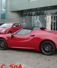 ALFA ROMEO 4C 1750 TBi Spider ALFA ROMEO 4C 1750 TBi Spider