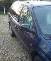 CHRYSLER Voyager 2.5 CRD cat LS CHRYSLER Voyager 2.5 CRD cat LS