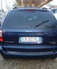 CHRYSLER Voyager 2.5 CRD cat LS CHRYSLER Voyager 2.5 CRD cat LS