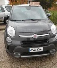 FIAT 500L 1.3 Multijet 95 CV Trekking FIAT 500L 1.3 Multijet 95 CV Trekking