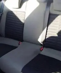 FIAT Grande Punto 1.3 MJT 75 CV 3 porte FIAT Grande Punto 1.3 MJT 75 CV 3 porte