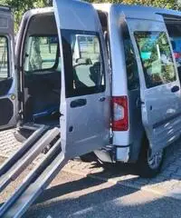 Ford Transit Connect 17 T Diesel Vetrato 5+3 monovolume Ford Transit Connect 17 T Diesel Vetrato 5+3 monovolume