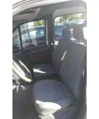Ford Transit Connect 17 T Diesel Vetrato 5+3 monovolume Ford Transit Connect 17 T Diesel Vetrato 5+3 monovolume
