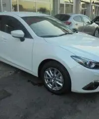 MAZDA 3 1.5 105 CV Skyactiv-D *KM ZERO* Evolve MAZDA 3 1.5 105 CV Skyactiv-D *KM ZERO* Evolve