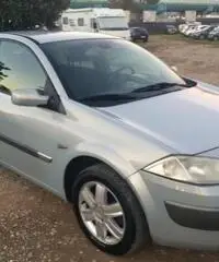 RENAULT Megane Mégane 1.9 dCi 5p. Confort Authentique RENAULT Megane Mégane 1.9 dCi 5p. Confort Authentique