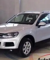 VOLKSWAGEN TOUAREG 3.0 V6 TDI BLUEMOTION 245 CV VOLKSWAGEN TOUAREG 3.0 V6 TDI BLUEMOTION 245 CV