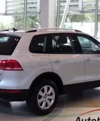 VOLKSWAGEN TOUAREG 3.0 V6 TDI BLUEMOTION 245 CV VOLKSWAGEN TOUAREG 3.0 V6 TDI BLUEMOTION 245 CV