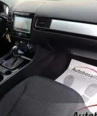 VOLKSWAGEN TOUAREG 3.0 V6 TDI BLUEMOTION 245 CV VOLKSWAGEN TOUAREG 3.0 V6 TDI BLUEMOTION 245 CV