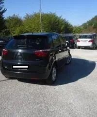 CITROEN C4 1.6 e-HDi 110 airdream Attraction CITROEN C4 1.6 e-HDi 110 airdream Attraction