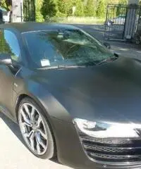 AUDI R8 5.2 V10 FSI quattro R tronic AUDI R8 5.2 V10 FSI quattro R tronic