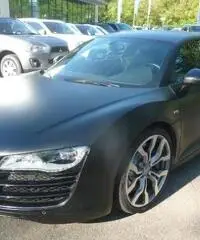AUDI R8 5.2 V10 FSI quattro R tronic AUDI R8 5.2 V10 FSI quattro R tronic
