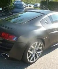 AUDI R8 5.2 V10 FSI quattro R tronic AUDI R8 5.2 V10 FSI quattro R tronic