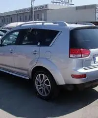 CITROEN C-Crosser 2.2 HDI 115kw Exclusive Style AUT EU4 FAP CITROEN C-Crosser 2.2 HDI 115kw Exclusive Style AUT EU4 FAP