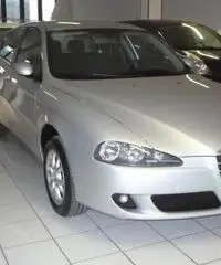 Alfa Romeo 147 1.9 JTD 5P. Distinctive Alfa Romeo 147 1.9 JTD 5P. Distinctive