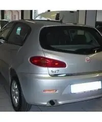 Alfa Romeo 147 1.9 JTD 5P. Distinctive Alfa Romeo 147 1.9 JTD 5P. Distinctive