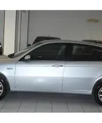 Alfa Romeo 147 1.9 JTD 5P. Distinctive Alfa Romeo 147 1.9 JTD 5P. Distinctive