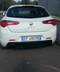 Alfa Romeo Giulietta 1.6 Jtdm-2 105 CV Distinctive Alfa Romeo Giulietta 1.6 Jtdm-2 105 CV Distinctive