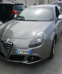 Alfa Romeo Giulietta 1.6 Jtdm-2 105 CV Distinctive Alfa Romeo Giulietta 1.6 Jtdm-2 105 CV Distinctive