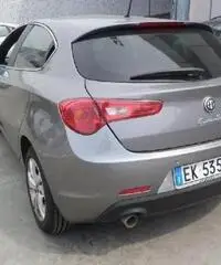 Alfa Romeo Giulietta 1.6 Jtdm-2 105 CV Distinctive Alfa Romeo Giulietta 1.6 Jtdm-2 105 CV Distinctive