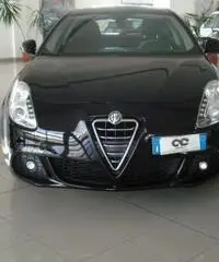 Alfa Romeo Giulietta 1.6 Jtdm-2 105 CV Progression Alfa Romeo Giulietta 1.6 Jtdm-2 105 CV Progression