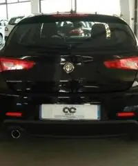 Alfa Romeo Giulietta 1.6 Jtdm-2 105 CV Progression Alfa Romeo Giulietta 1.6 Jtdm-2 105 CV Progression