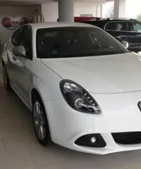 ALFA ROMEO Giulietta 2.0 JTDm-2 140 CV Distinctive ALFA ROMEO Giulietta 2.0 JTDm-2 140 CV Distinctive